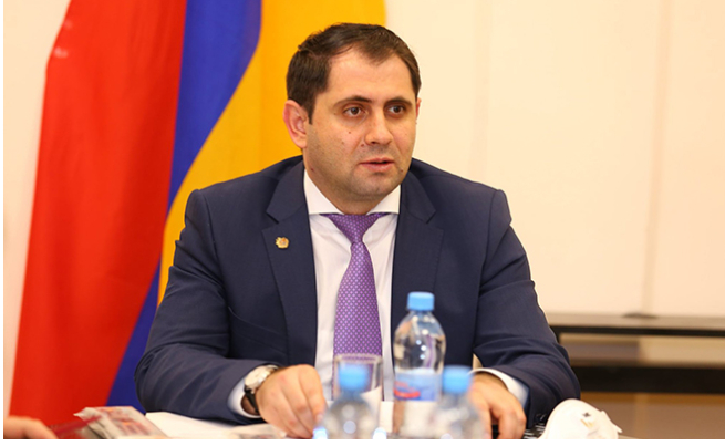 Духовная служба в армии не упраздняется, меняется порядок ее подчинения: Папикян