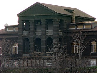 В особняке экс-президента Армении Тер-Петросяна с 15 марта отключили свет 