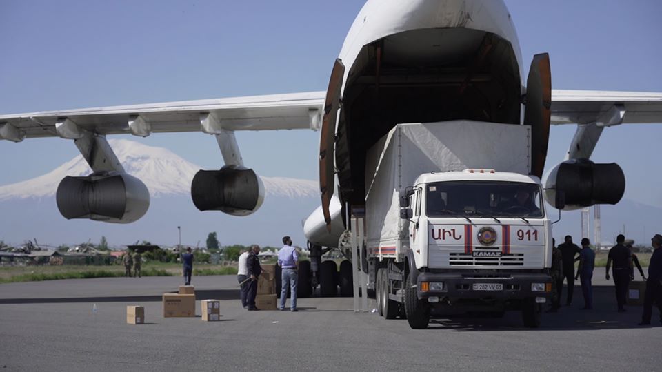 Третий самолет с медицинским грузом из Китая прибыл в Армению  