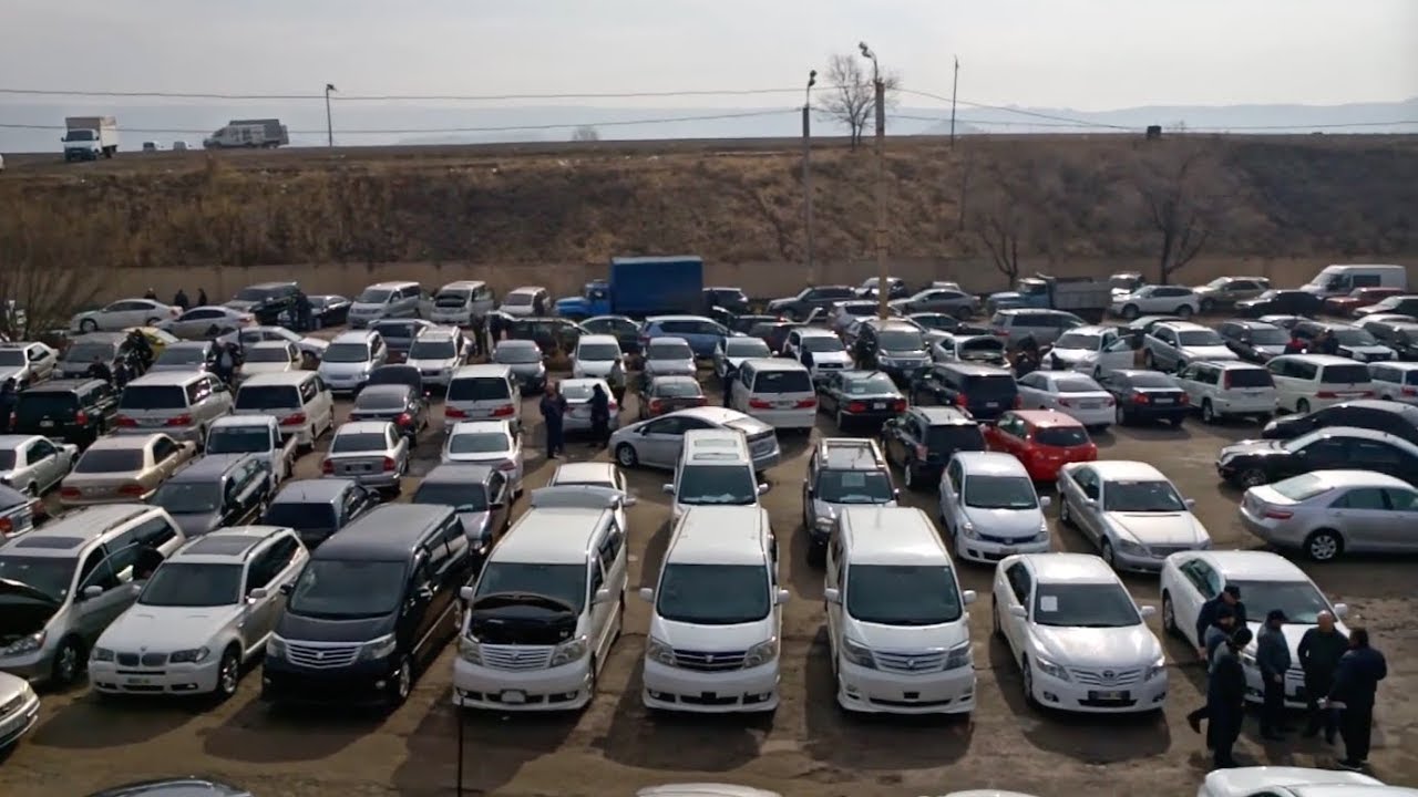  В Алма-Ате проходит митинг владельцев машин, зарегистрированных в Армении и странах ЕАЭС