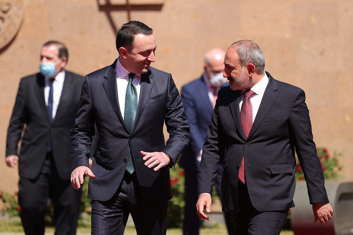 Гарибашвили поздравил Пашиняна по случаю назначения на пост премьер-министра Армении
