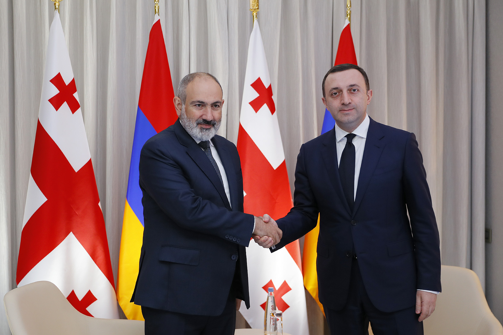 Пашинян и Гарибашвили обсудили ряд вопросов