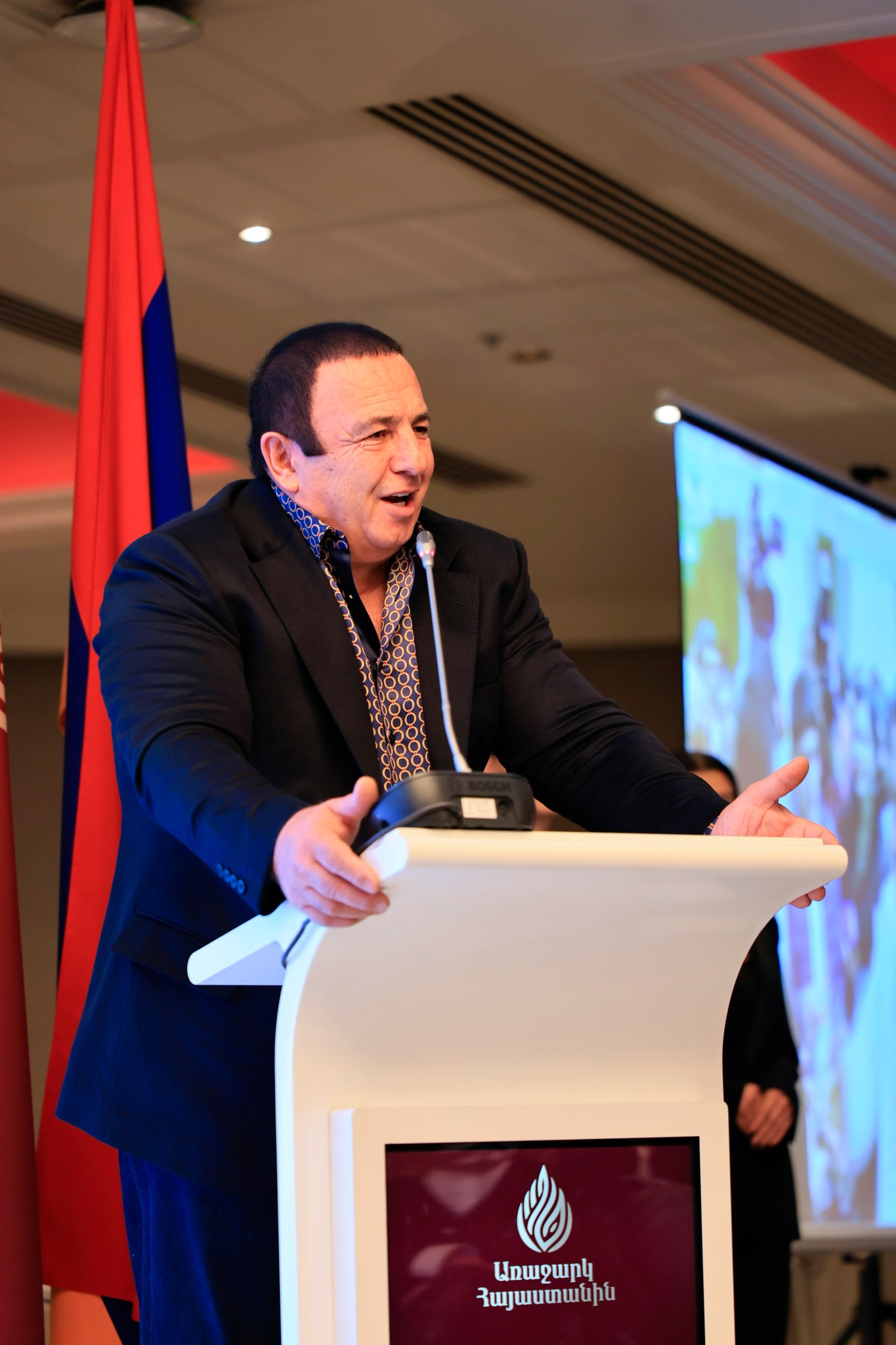 Մենք պետք է ամեն ինչ անենք, որ երիտասարդները մնան Հայաստանում. Ծառուկյան