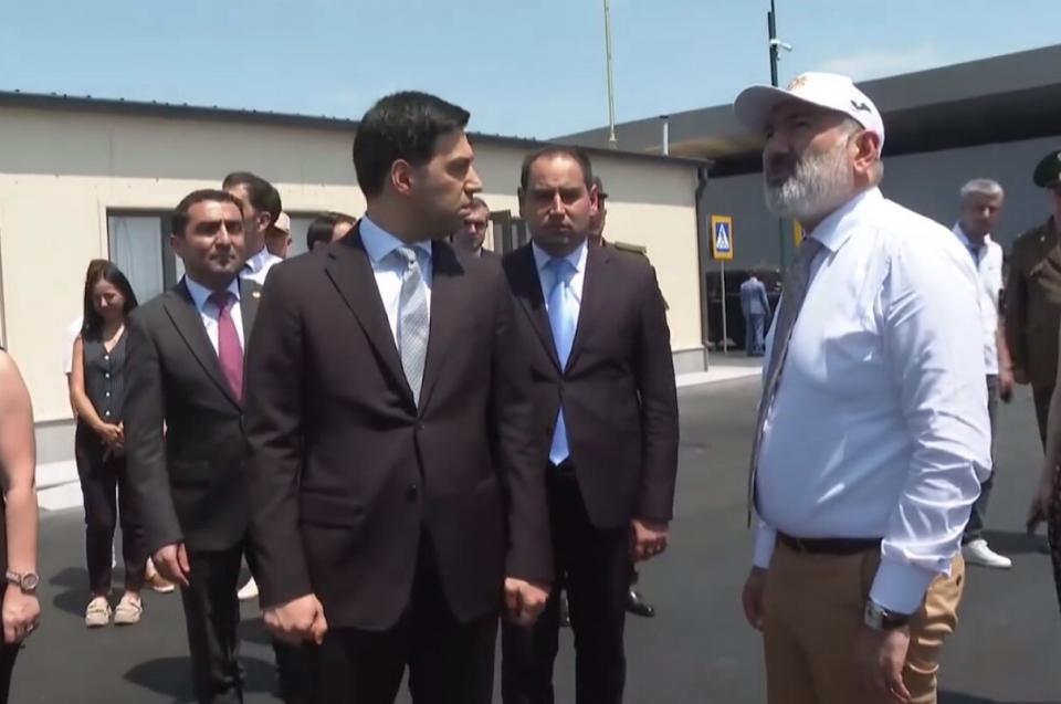 Пашинян посетил армяно-турецкую границу