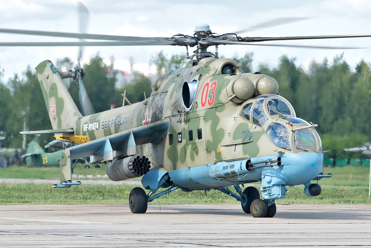 Հայաստանում ռուսական Մի-24-ի անձնակազմի մահվան վայրում հուշատախտակ են տեղադրել
