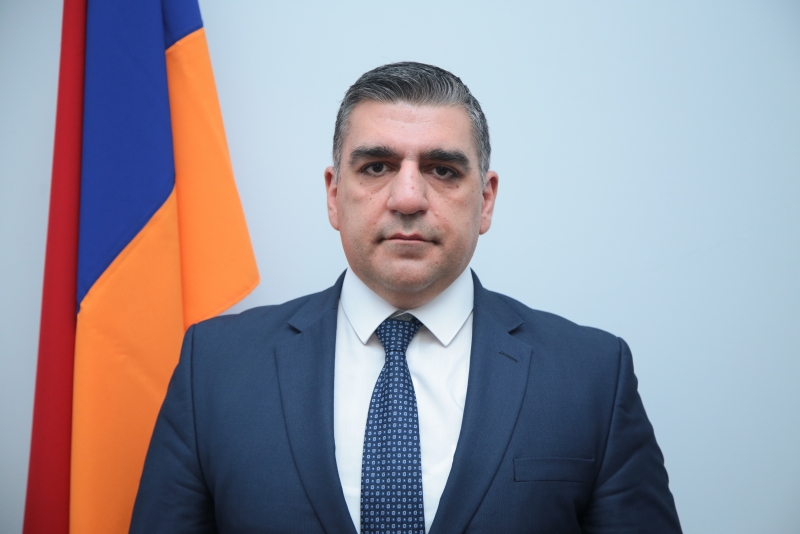 Руководитель аппарата парламента Армении подал заявление об увольнении