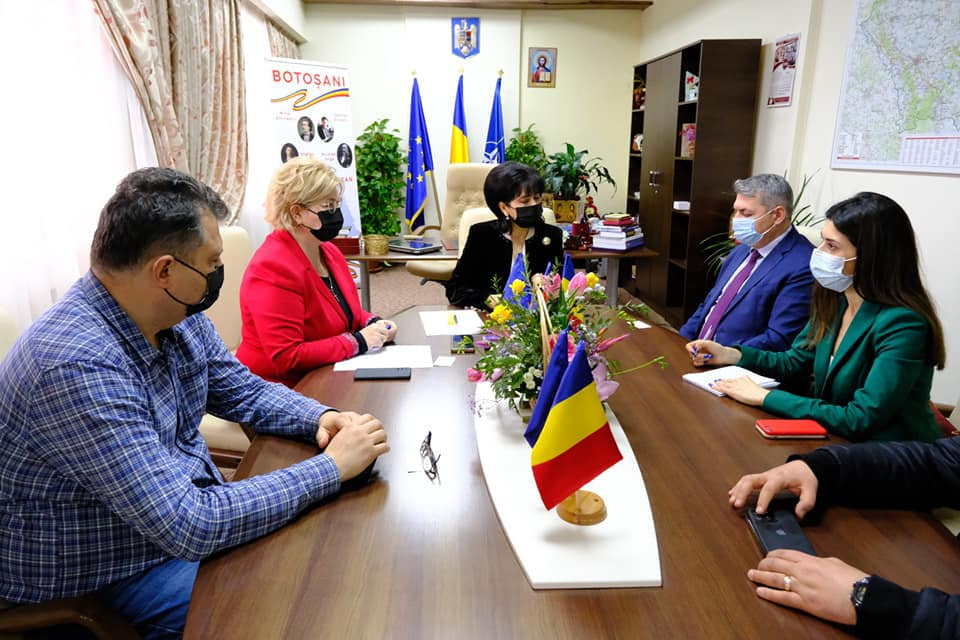 Ռումինիայում ՀՀ դեսպանությունը օգնում է Ուկրաինայից Ռումինիա անցնող ՀՀ քաղաքացիներին 