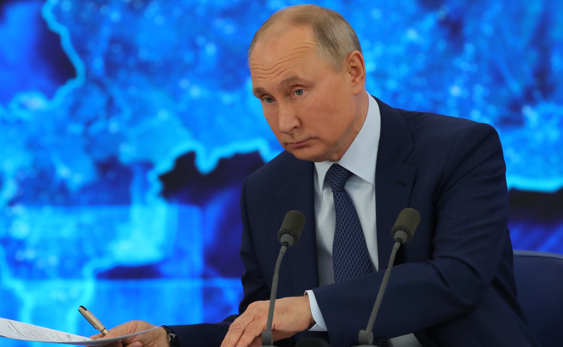 Президент РФ внес в Госдуму законопроект об отмене информирования СЕ о введении ВП и ЧП
