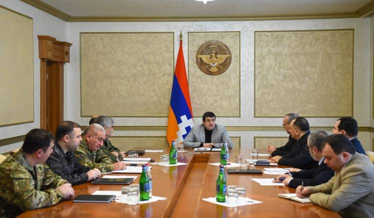 Араик Арутюнян провел заседание Совета безопасности