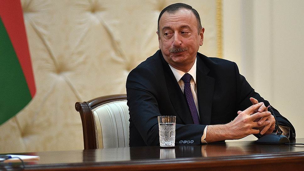 Потери Азербайджана от низких цен на нефть могут составить до $1 млрд - Алиев