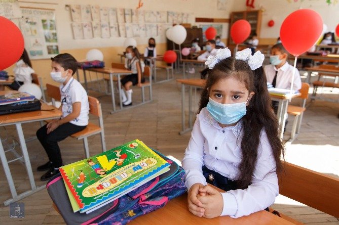 Занятия в школах Армении в условиях коронавируса пройдут очно
