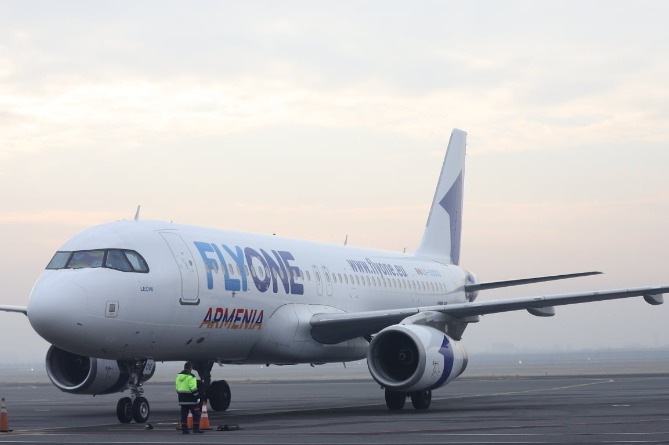 FlyOne Armenia с июня возобновляет регулярные прямые рейсы в Лион и Париж