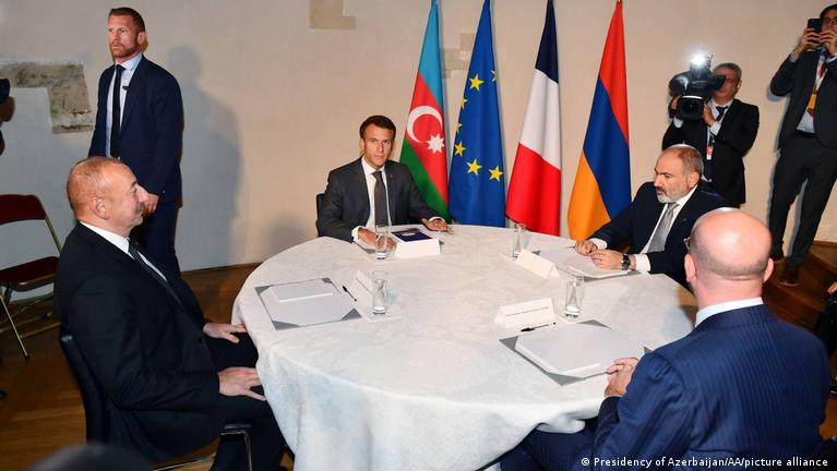 Армения и Азербайджан могут подписать мирный договор на следующей неделе?