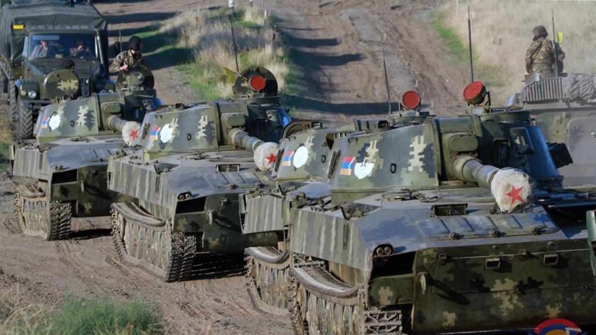 Танки и ракеты: Карабах показал кадры совместных с Арменией стратегических учений (видео)