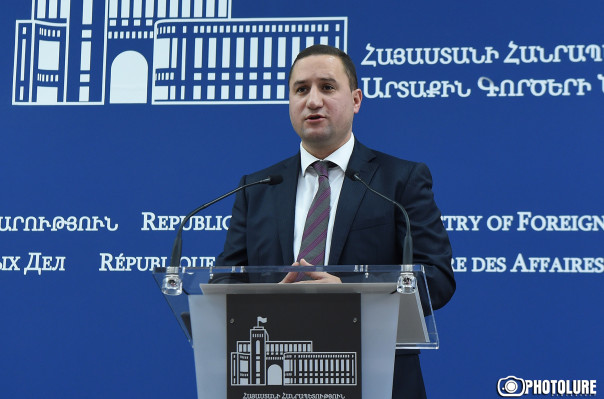 Мудрость не передается по наследству - пресс-секретарь МИД Армении  Алиеву