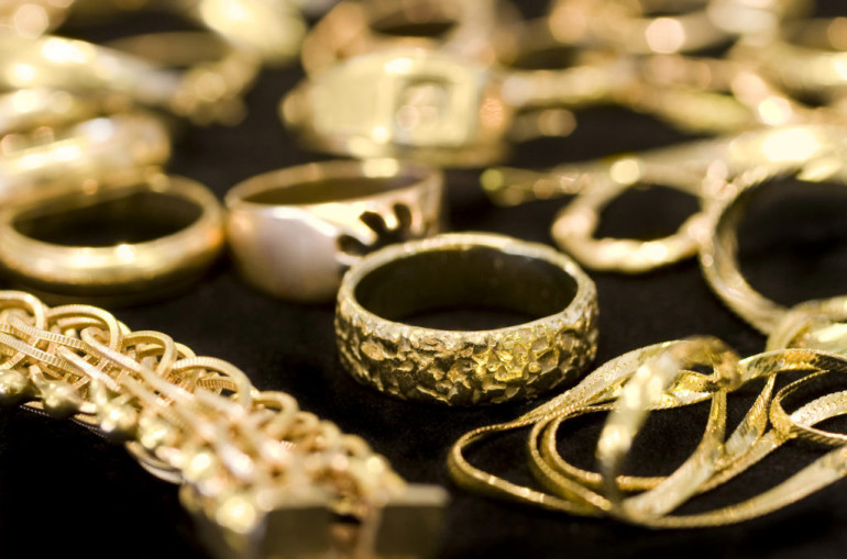 Армения впервые стала крупнейшим экспортером драгоценностей в Россию