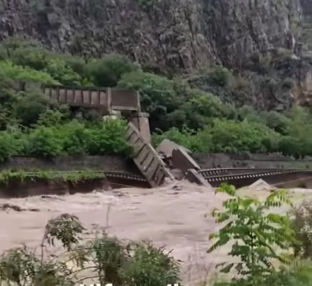 Количество жертв наводнения в Армении достигло четырех - министр