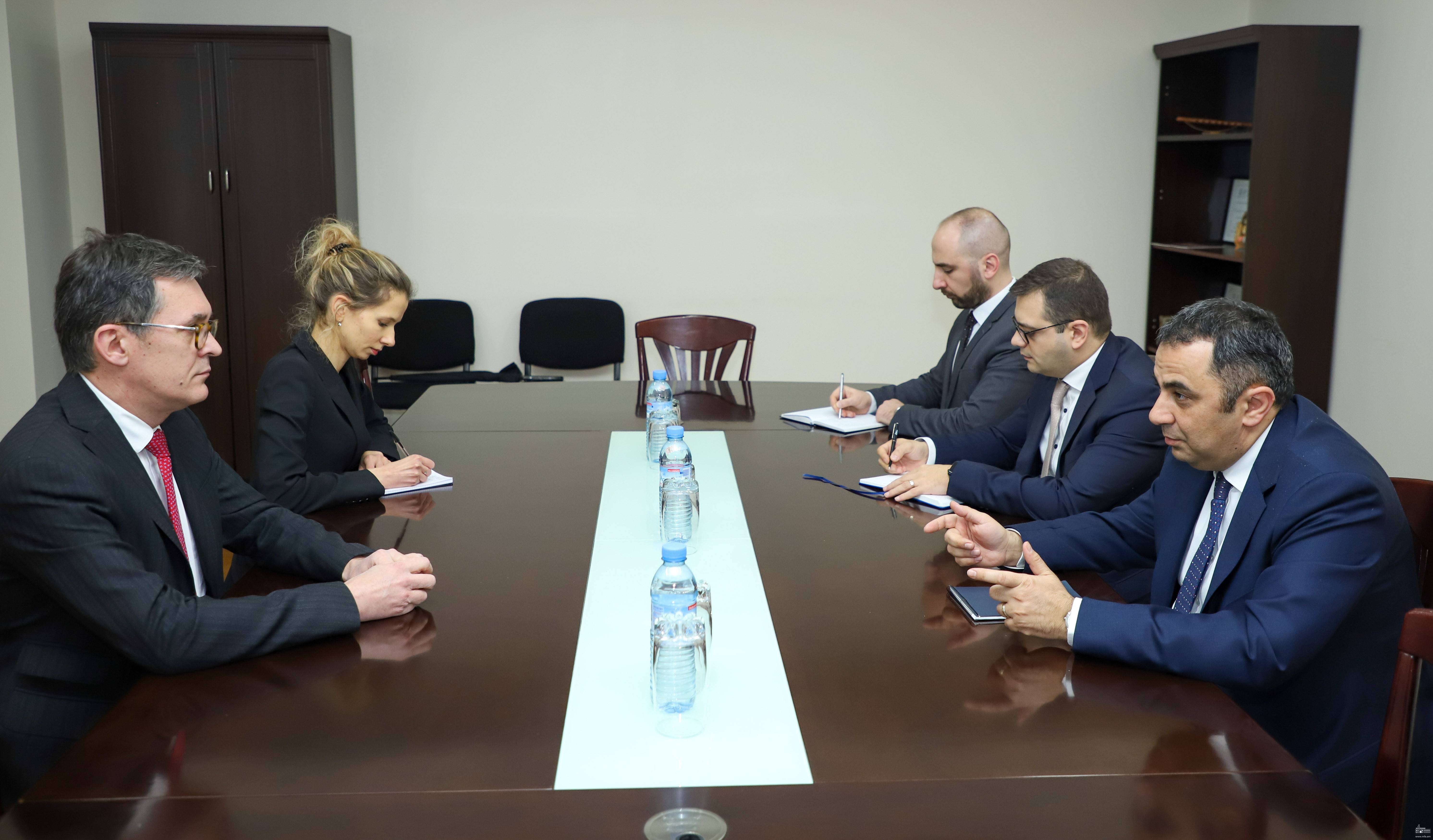 Замглавы МИД Армении представил Рокфею подробности азербайджанской диверсии в Арцахе 