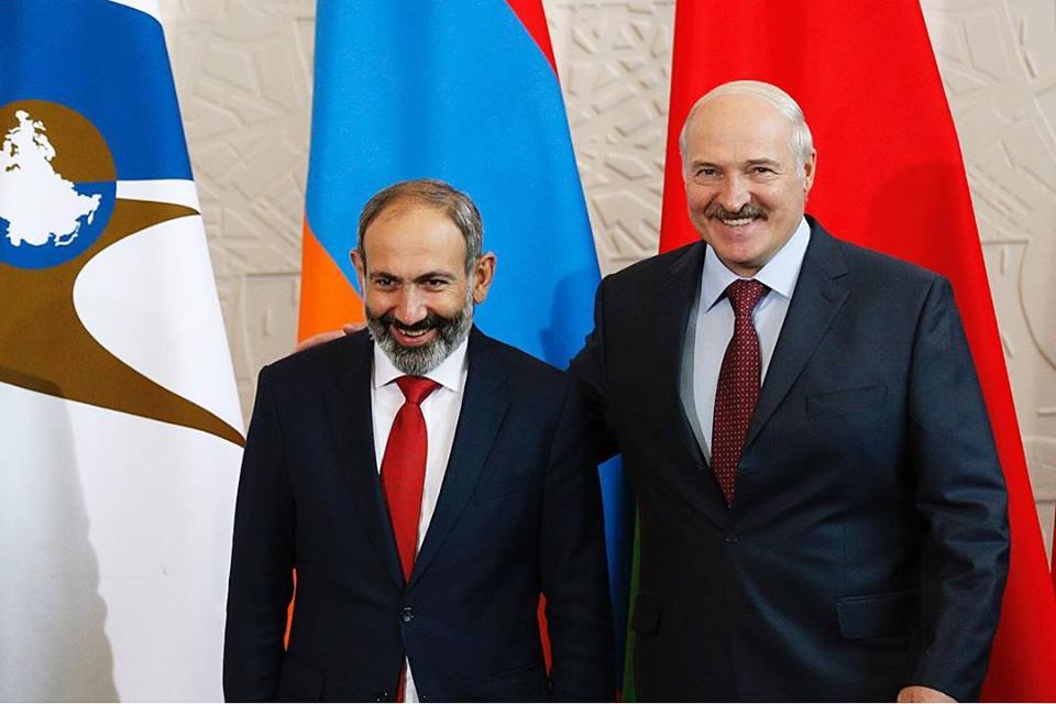 В отношениях Беларуси и Армении нет и не будет проблем: Лукашенко - Пашиняну