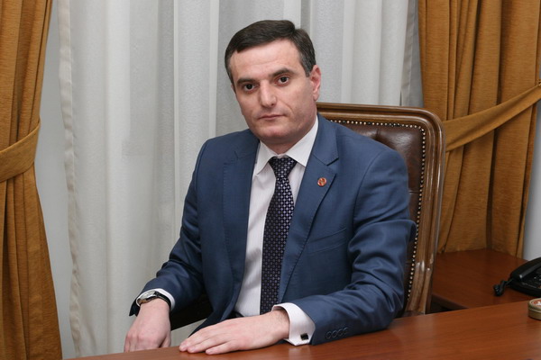 Артак Закарян: Парламентская форма правления станет эффективной моделью для Армении