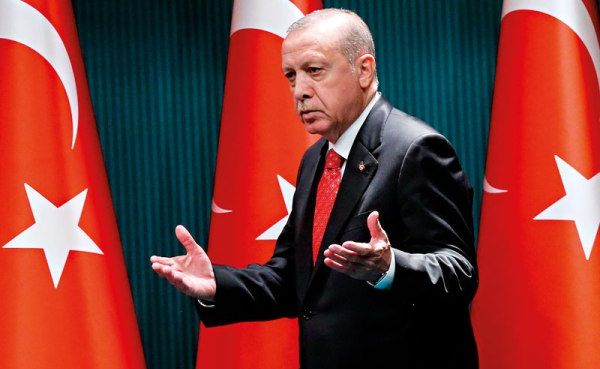 Агрессивная политика Эрдогана дорого обходятся для экономики Турции - СМИ