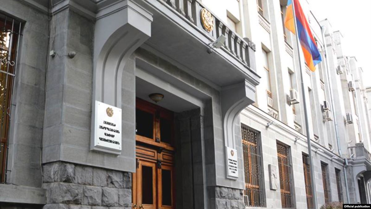Чиновнику НС предъявлено обвинение по делу о поддельных медалях для парламента Армении 