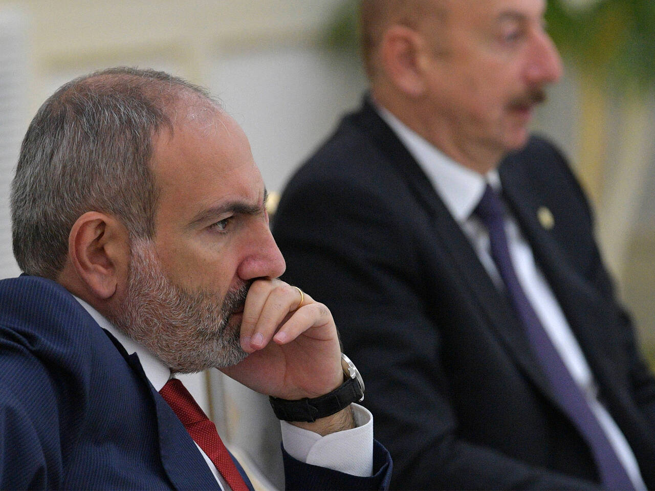 Пашинян заявил о стремлении Еревана подписать мирный договор с Баку до конца года 