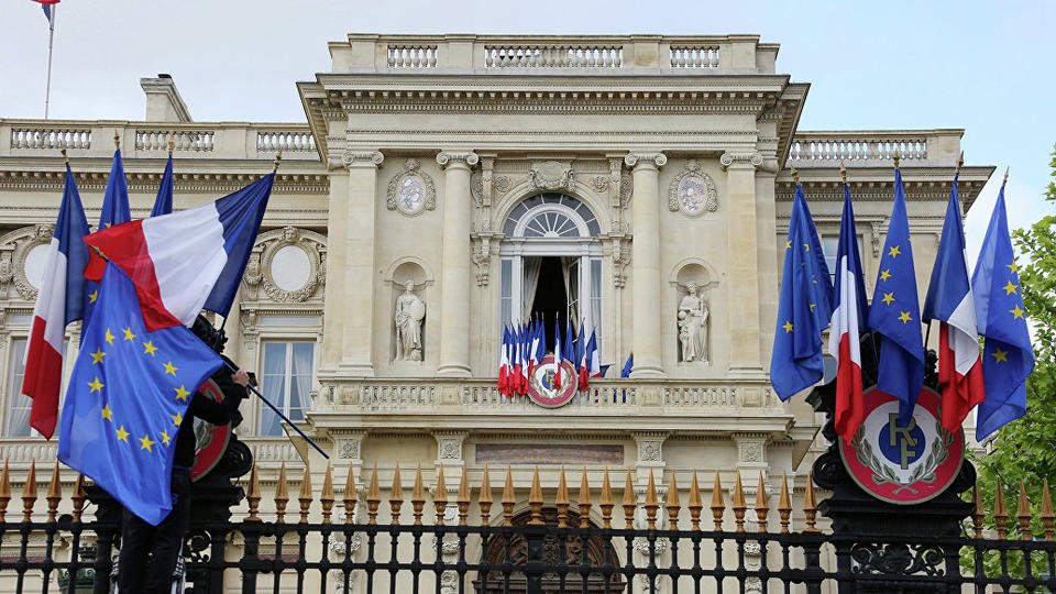 МИД Франции отказался признавать Нагорный Карабах