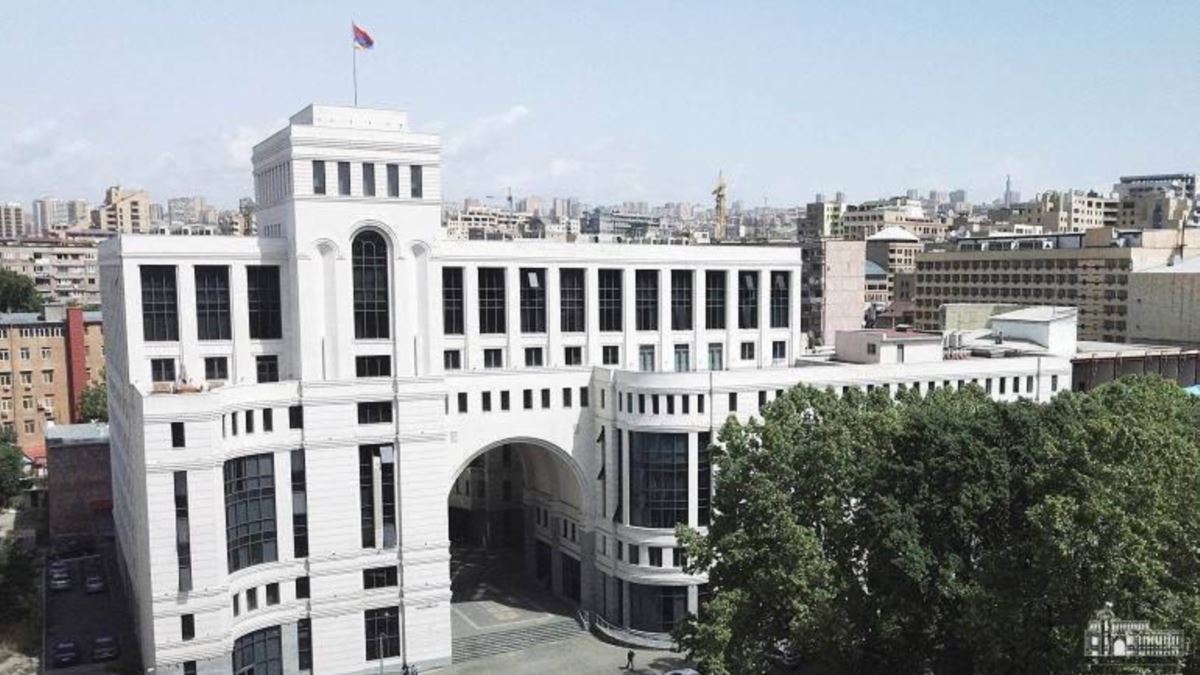 Республика Армения будет тесно сотрудничать с властями Арцаха - МИД