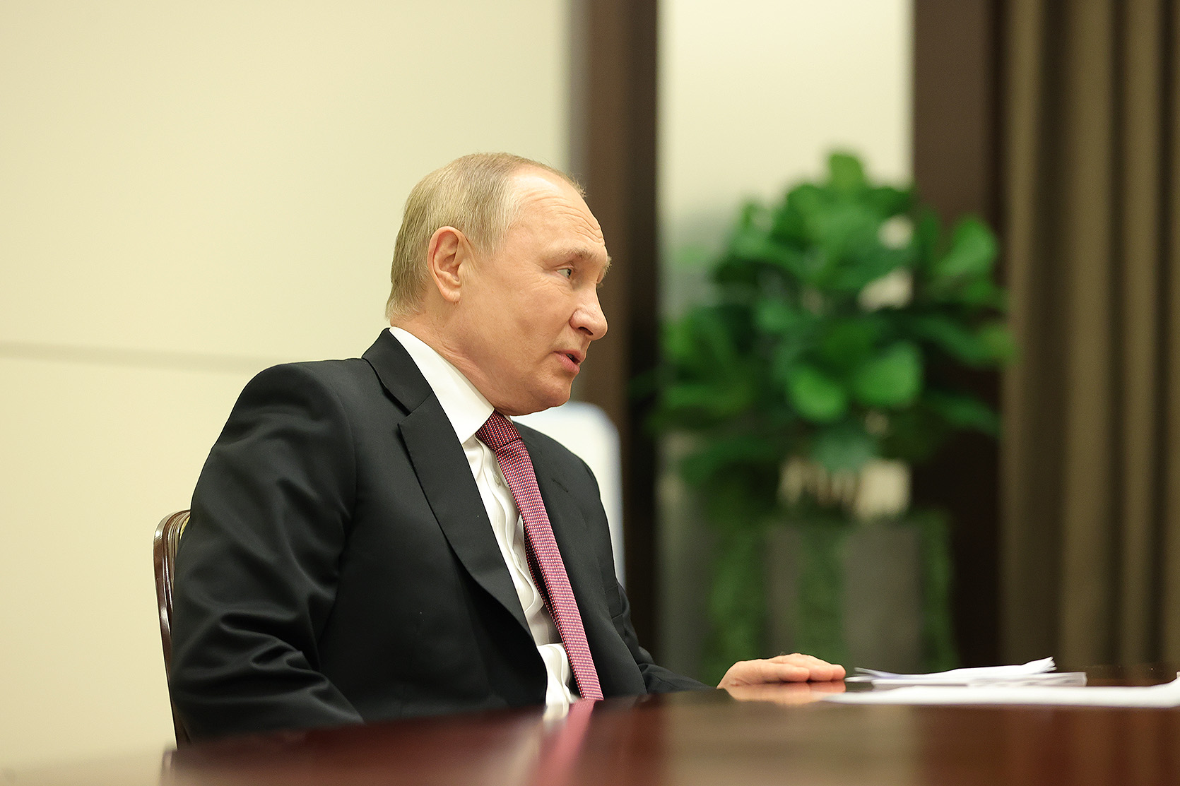 Путин и Си Цзиньпин обсудили международную повестку по телефону