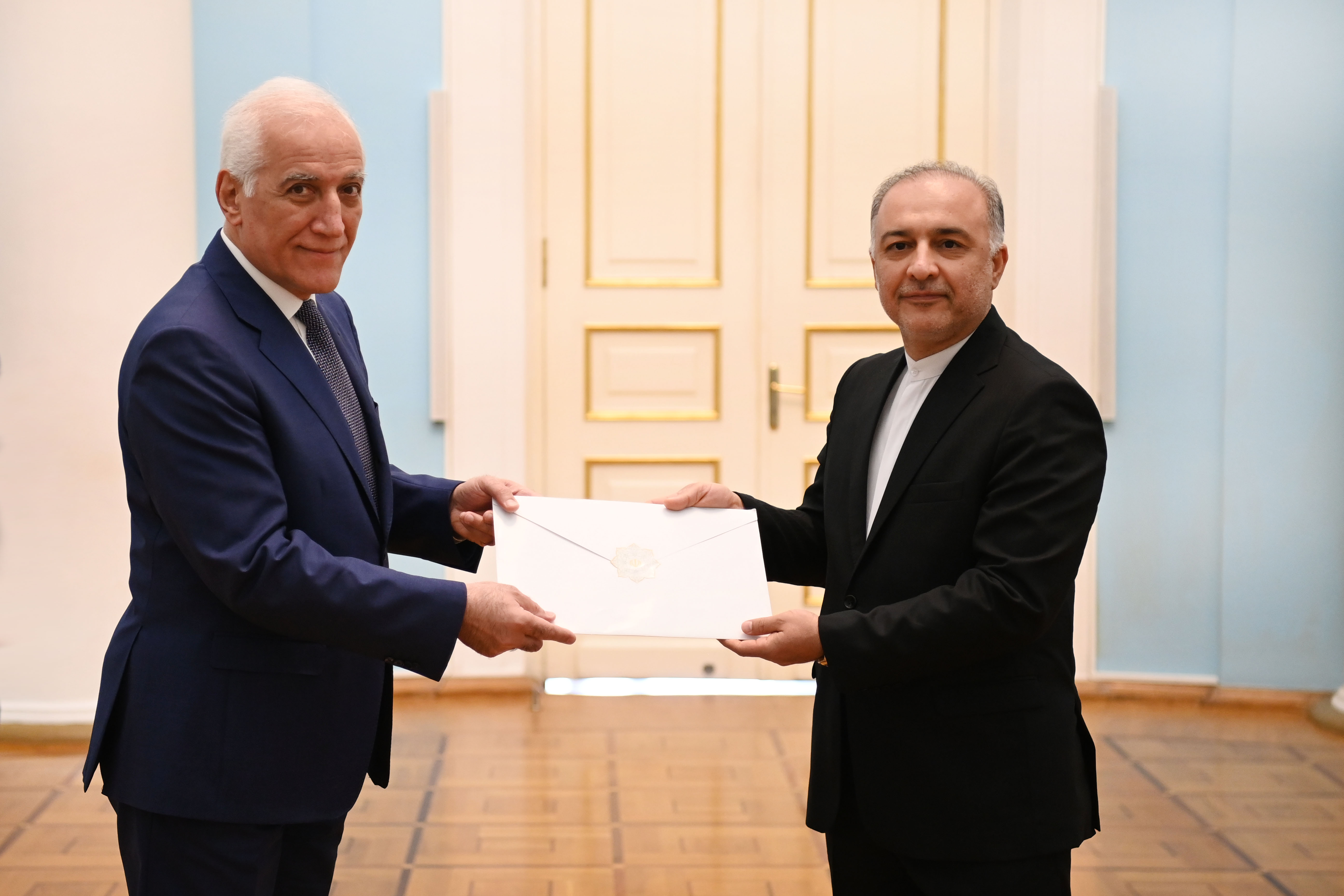 ՀՀ նախագահն ու Իրանի դեսպանը քննարկել են հայ-իրանական բազմաշերտ համագործակցության հարցեր