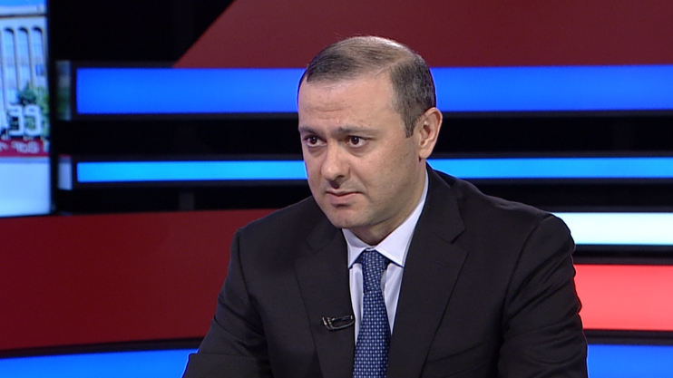 Григорян: Ереван и Баку договорились до конца года иметь мирный договор 