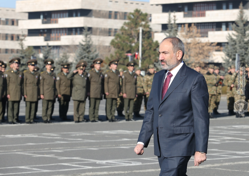 Республика Армения будет иметь профессиональную армию - Никол Пашинян