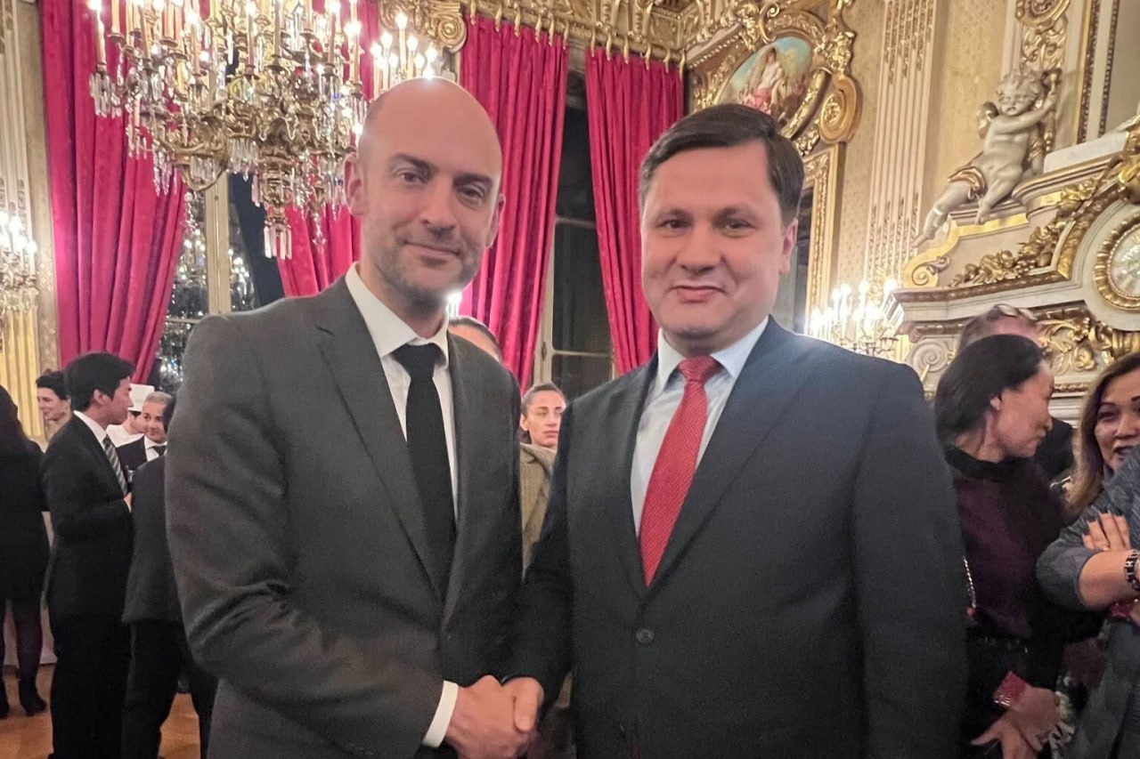 Посол Армении встретился с главой МИД Франции 