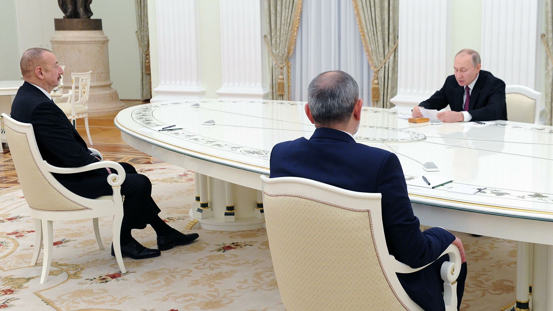 Очередная встреча с Алиевым состоится в конце апреля при посредничестве Путина- пресса дня