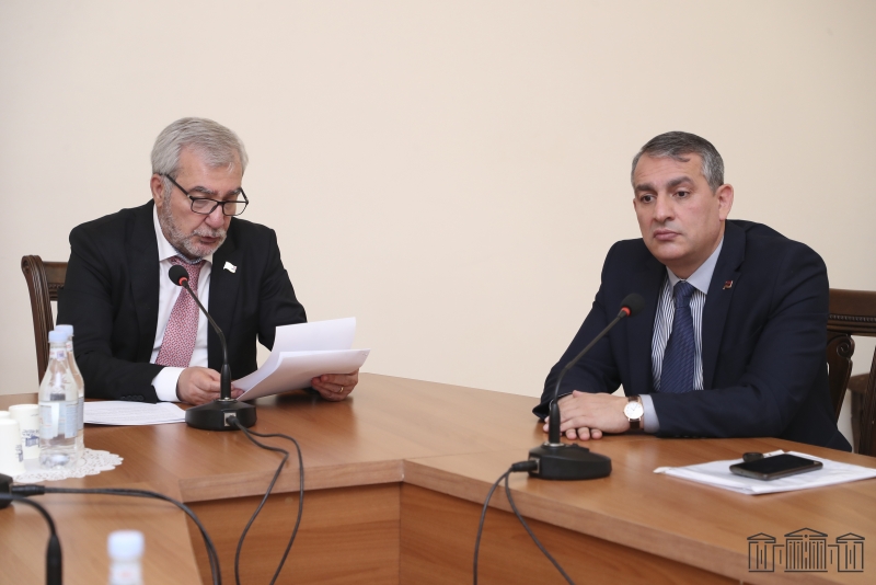 Армен Хачатрян избран вице-председателем Постоянной комиссии по вопросам обороны НС