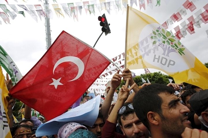 В парламентских выборах в Турции примет участие 27 партий 
