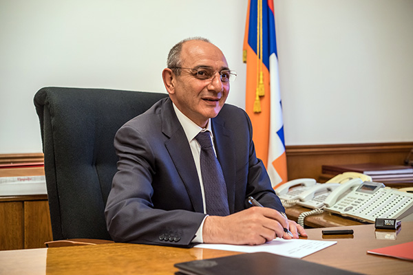 Бывшие президенты Армении поздравили Бако Саакяна с днем рождения 