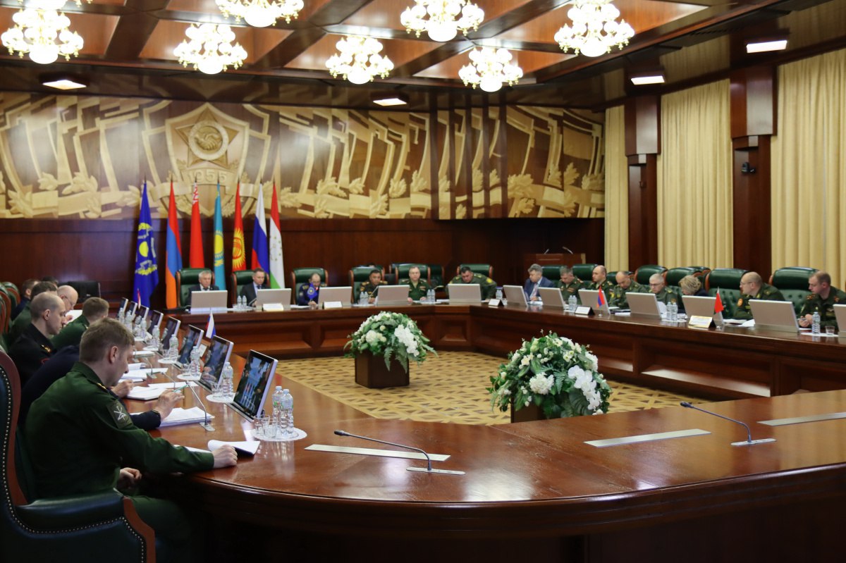 В ОДКБ обсудили современное вооружение для миротворческих сил 