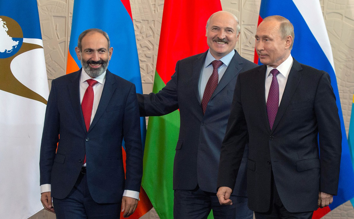 Вслед за Пашиняном. Лукашенко не поедет в Варшаву из-за солидарности с Путиным? 