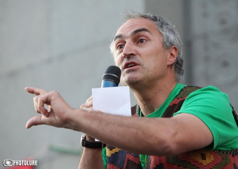 В Ереване произошли столкновения между коммунистами и прозападными активистами 