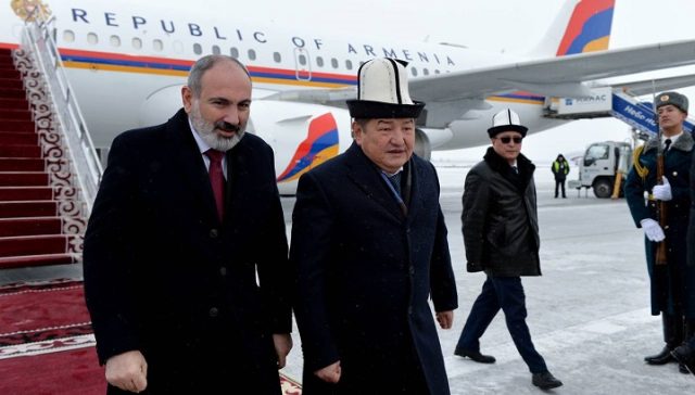 Никол Пашинян прибыл в Бишкек для участия в саммите ЕАЭС