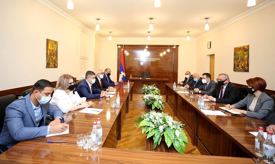 Мы открыты для сотрудничества: Ванецян и спикер парламента Арцаха провели встречу