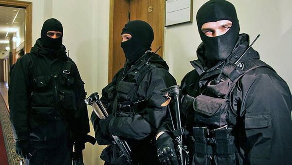 Уложили на пол, надели наручники: силовики ворвались в дом члена АРФД Гагика Саркисяна