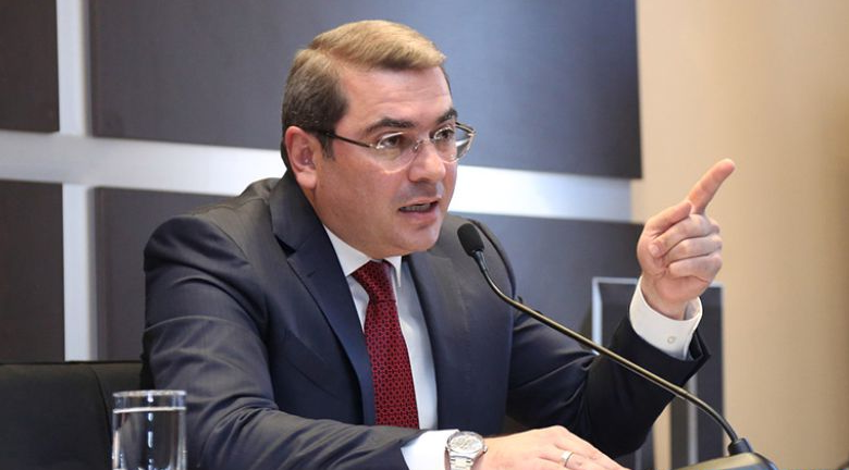 Грубая сила власти: диктатура вместо демократии