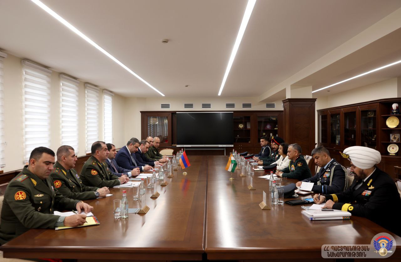 Сурен Папикян и начальник Генштаба Индии сотрудничество в сфере обороны