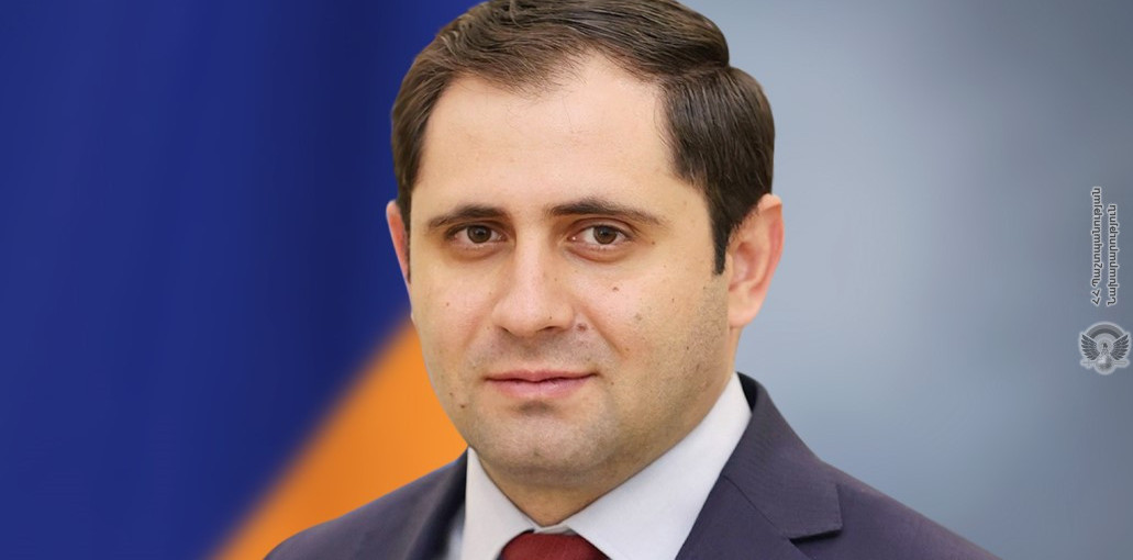 Министр обороны Армении отбыл в Грузию