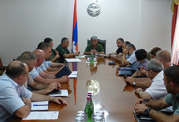 Виталий Баласанян провел совещание в связи с проблемой водоснабжения в Степанакерте 