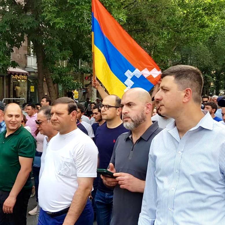 Армен Ашотян: Летом Пашинян будет реализовывать очередной этап сдачи Арцаха