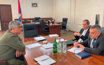 Секретарь Совбеза Арцаха провел встречу с главой миссии МККК